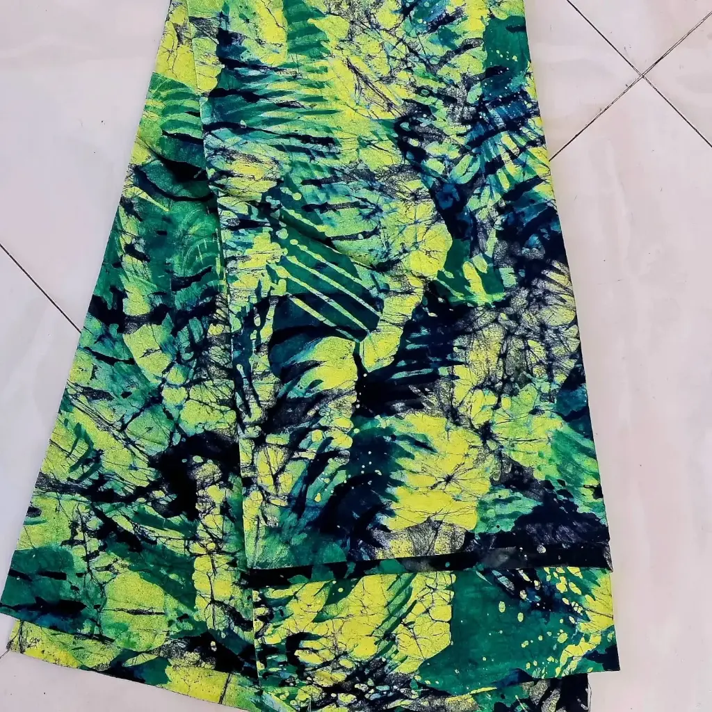 Green and lemon yellow background batiki - (💯 cotton)